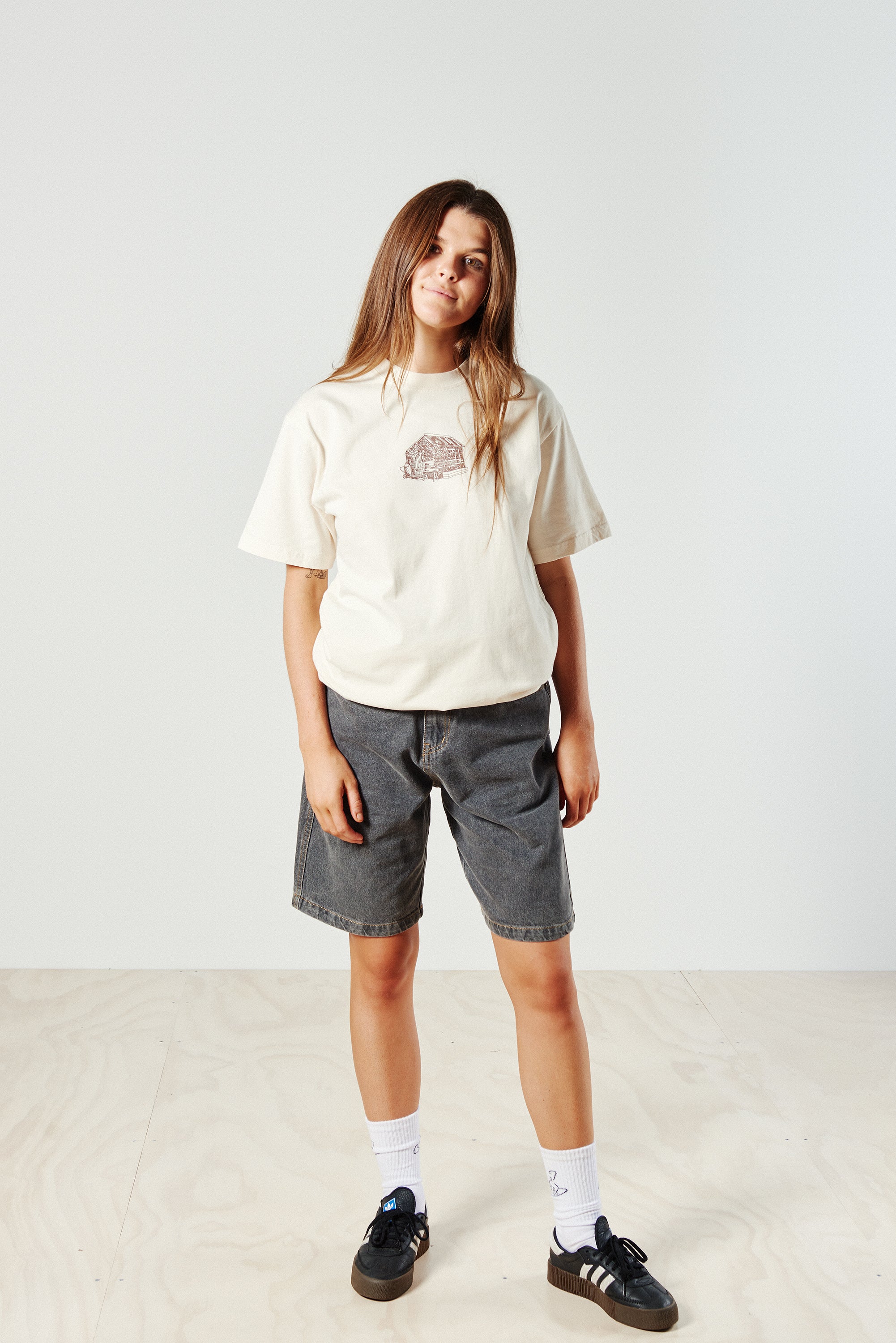 Garden Shed Back Print T - Butter