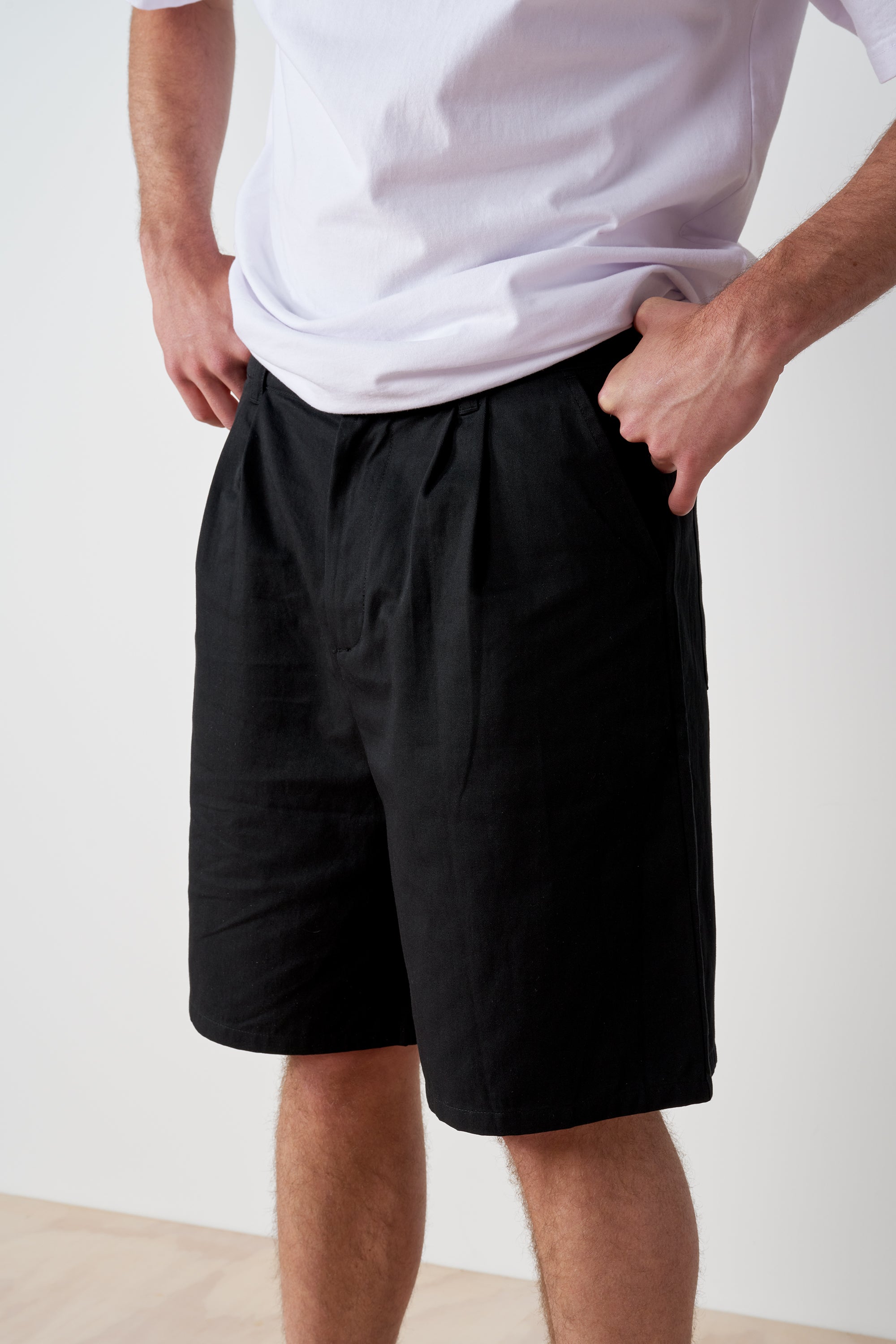 Pleated Cotton Short - Black