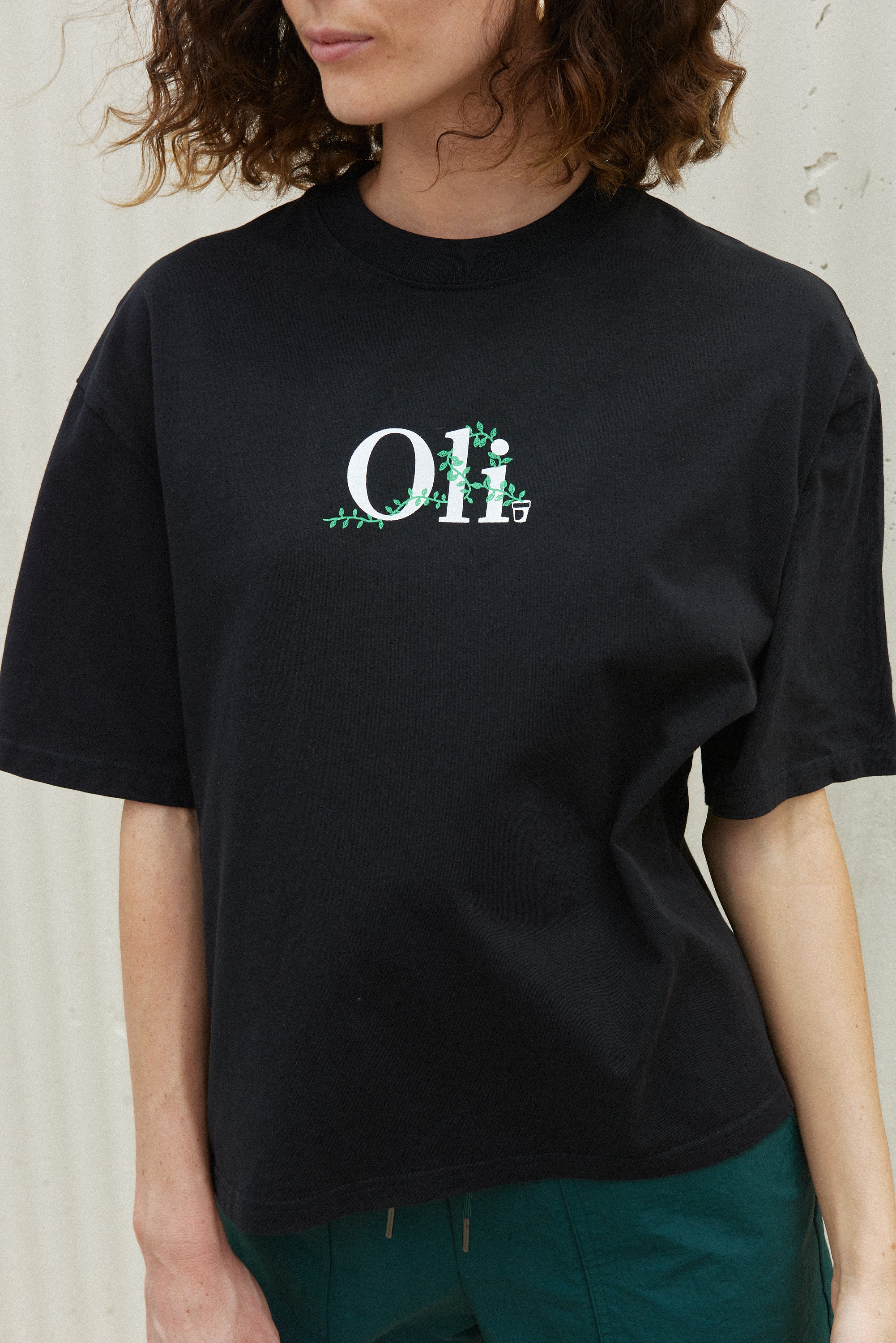 Ivy Crop T - Black