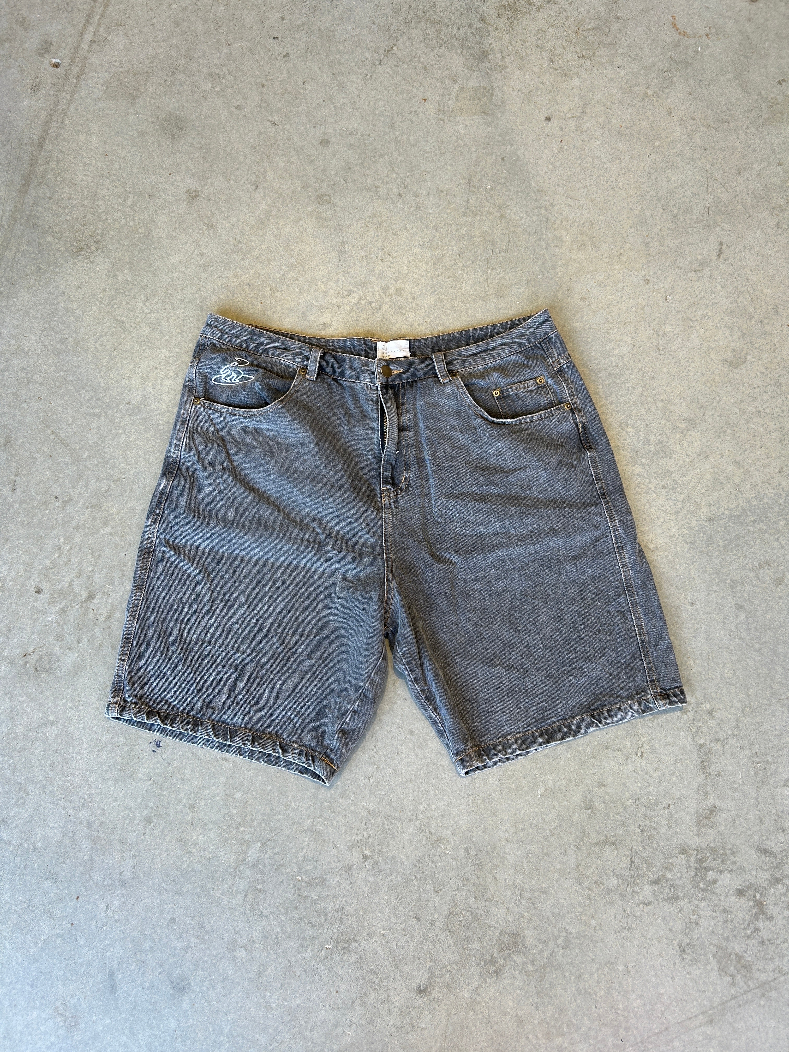 PRE LOVED | COASTAL JORTS WASHED BLACK - 38/2XL