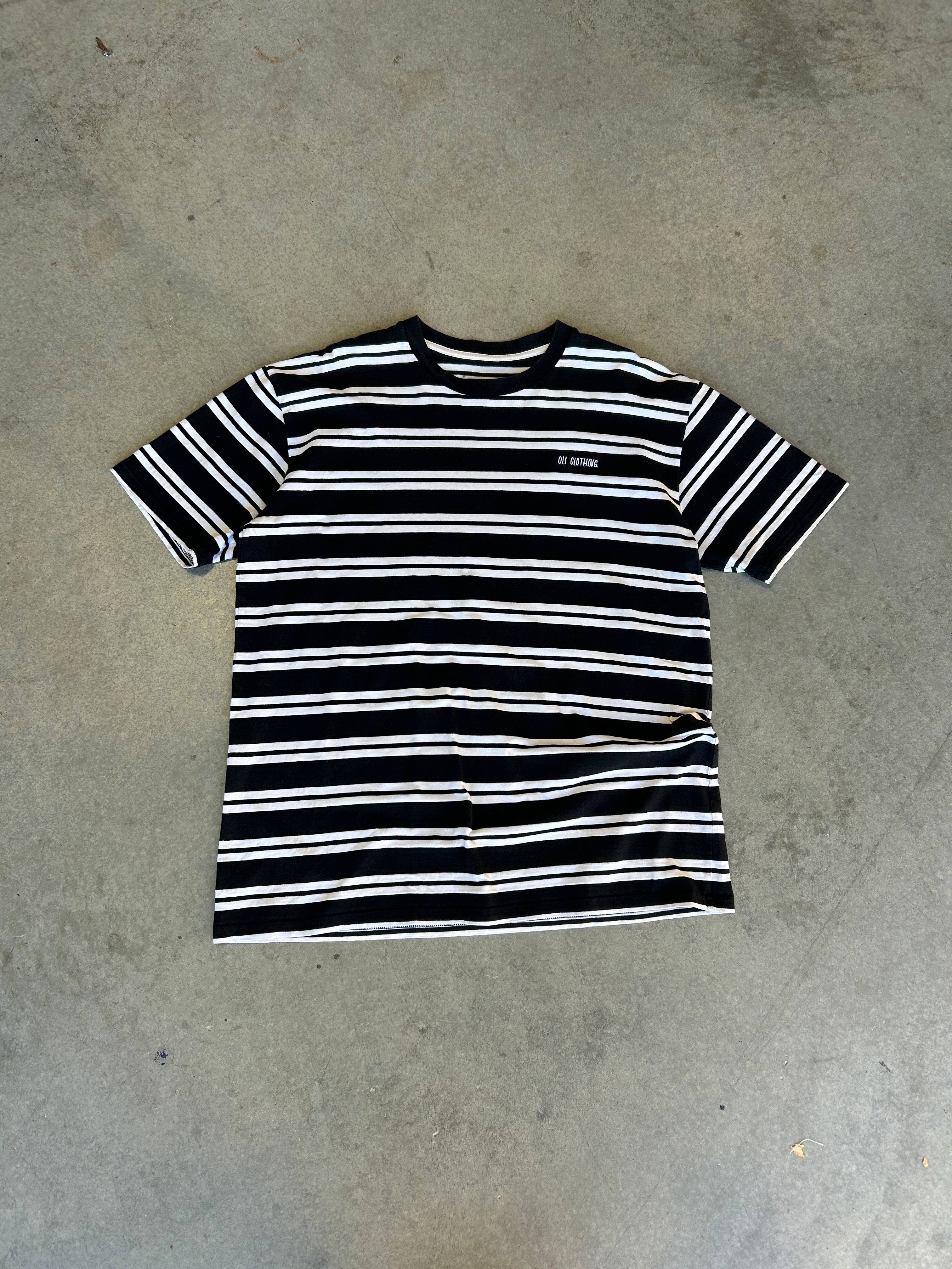 PRE LOVED | STRIPED T BLACK - XL