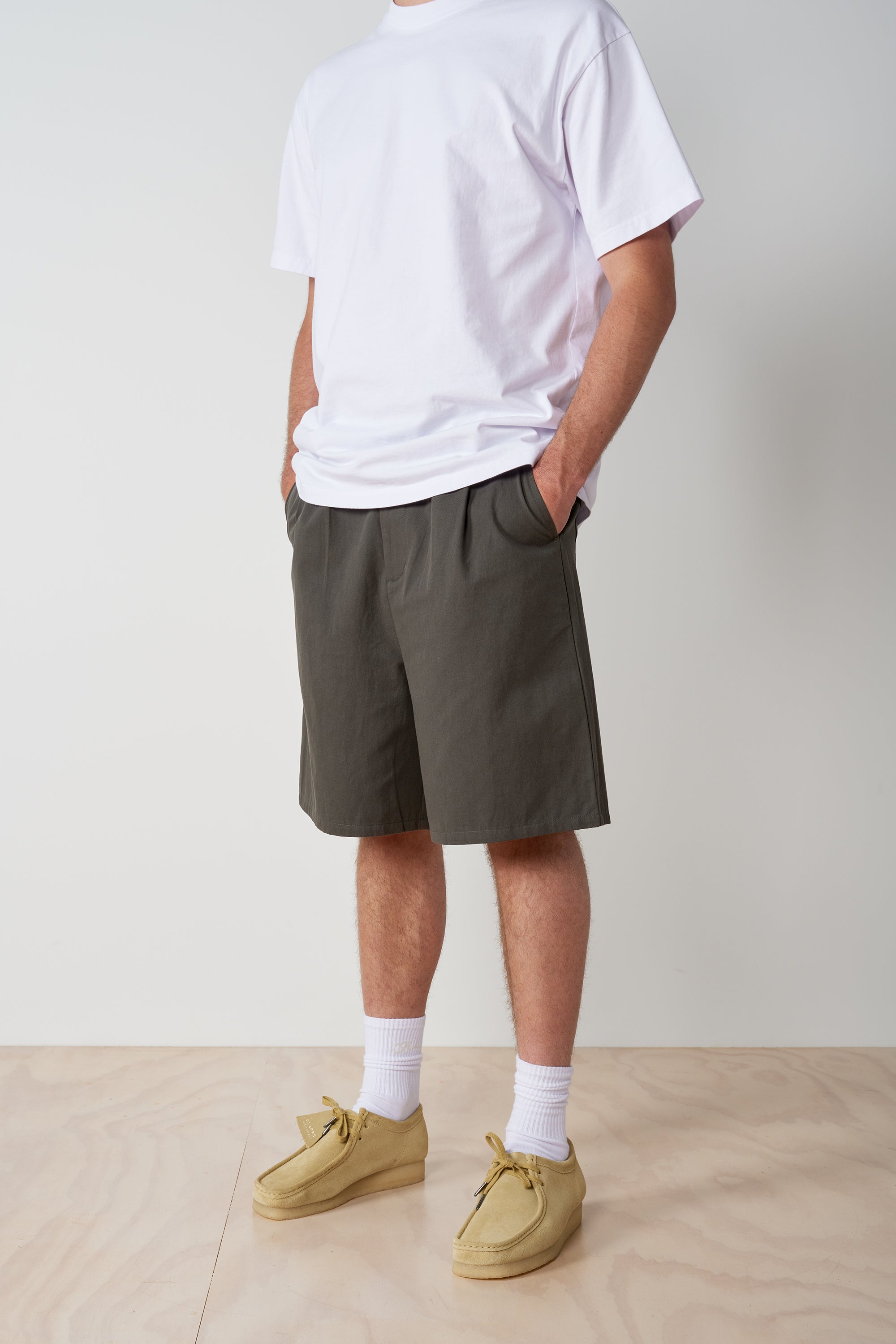 Pleated Cotton Short - Grey