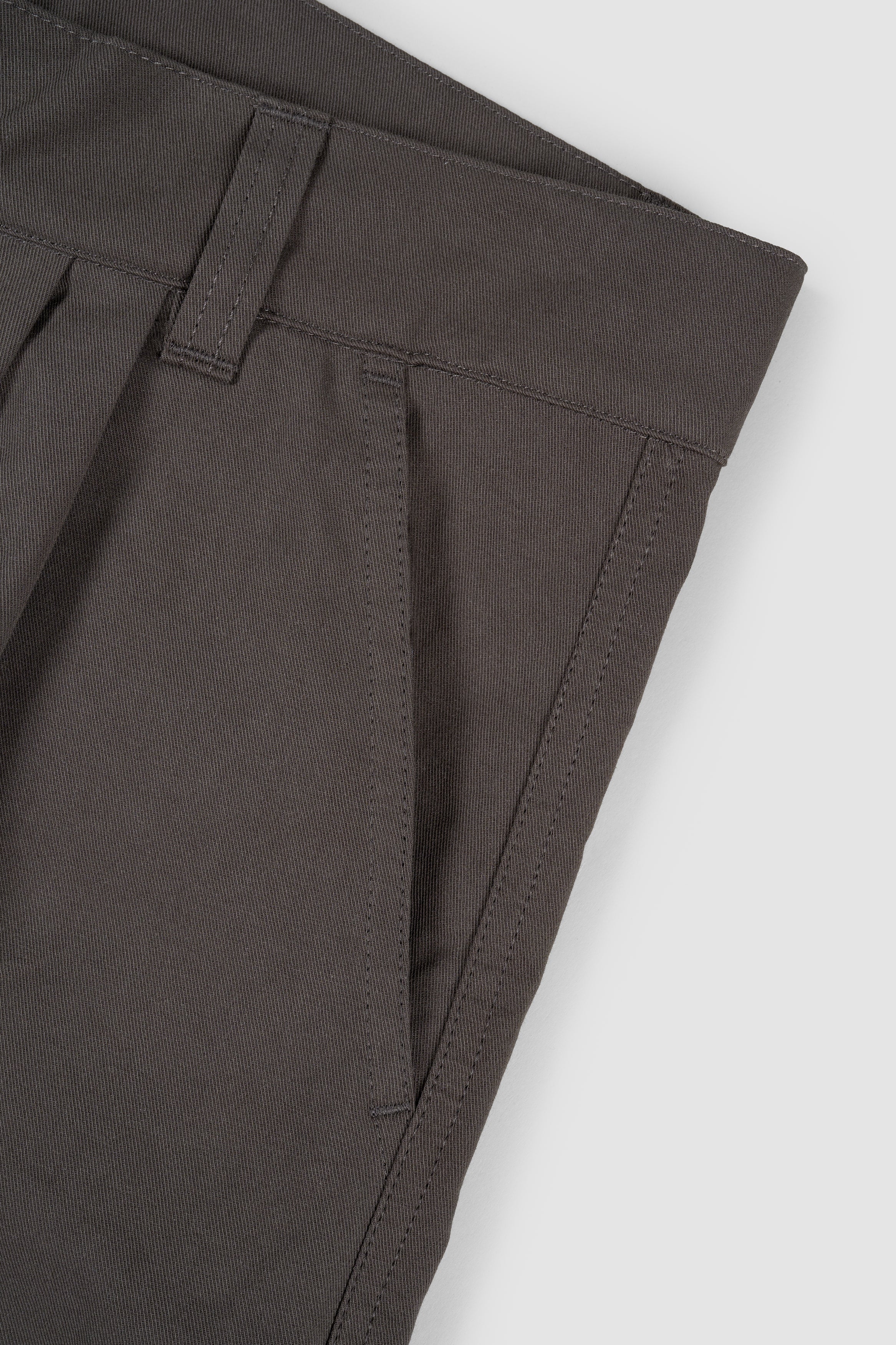 Pleated Cotton Short - Coal