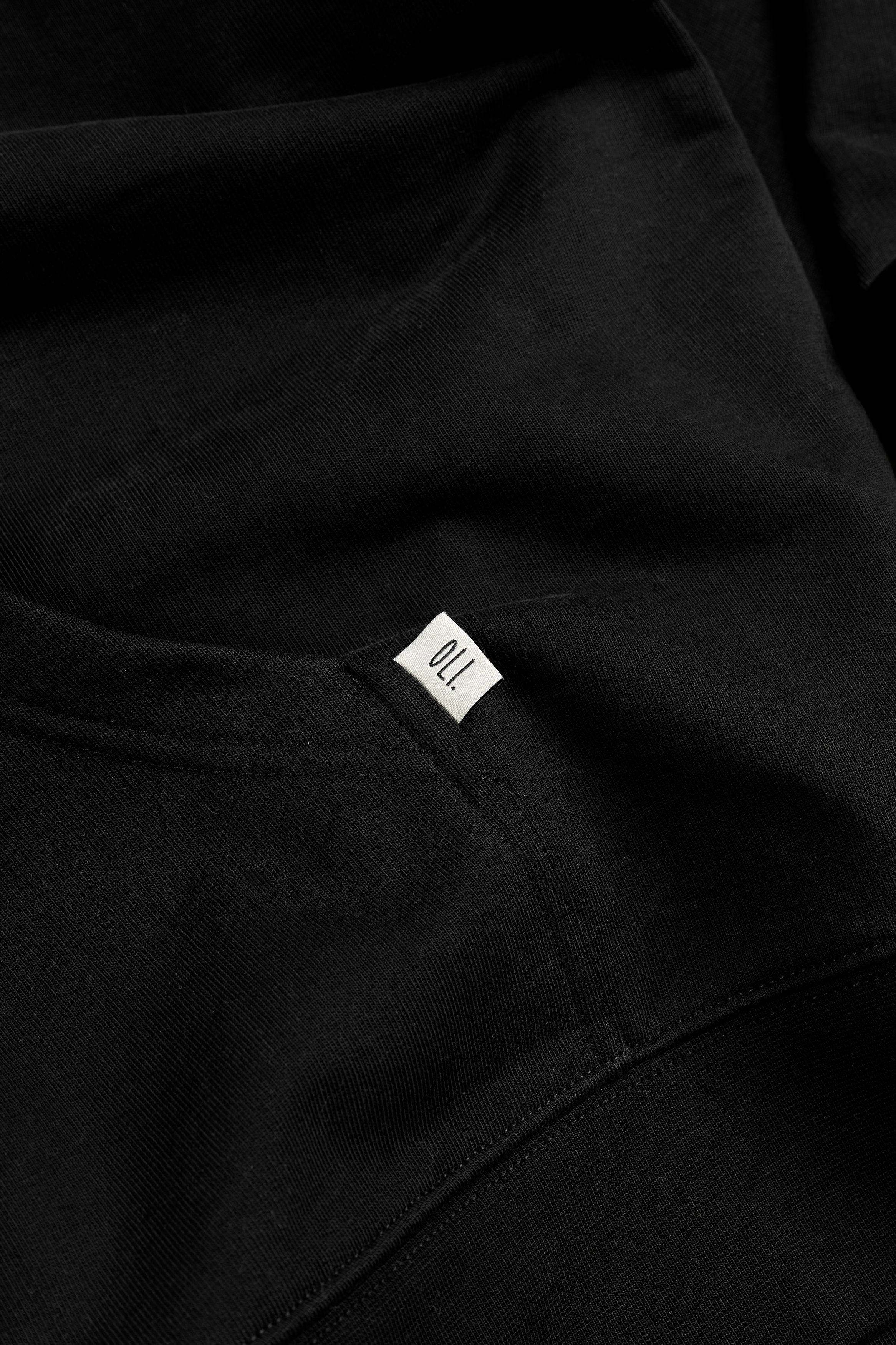 Oli. x Arnold Hood - Black