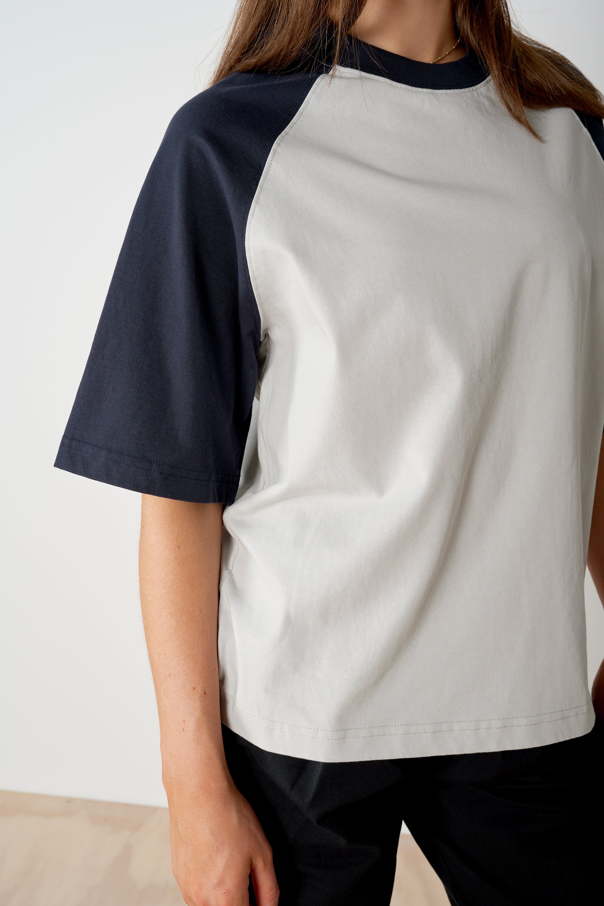 Box T - Navy/Concrete