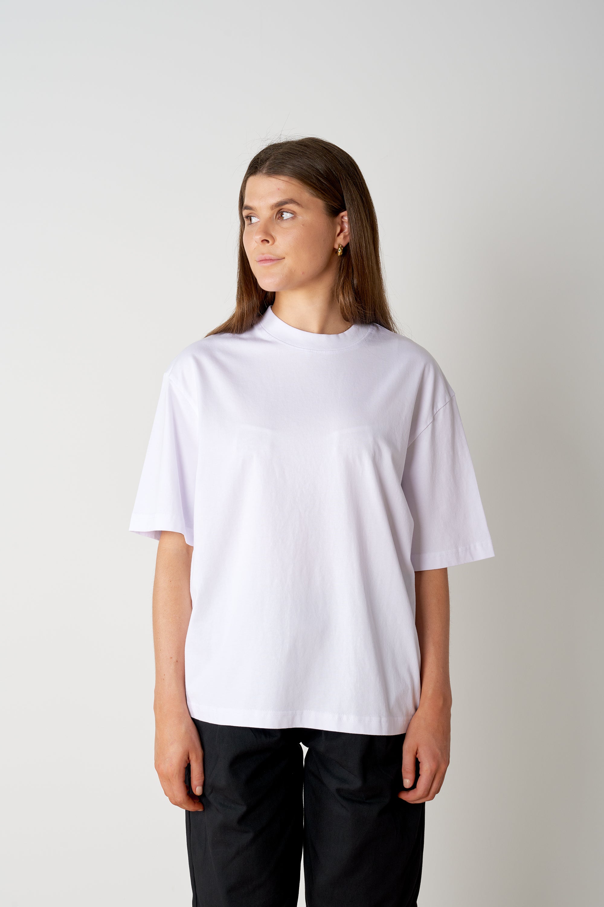Box T - White – Oli.