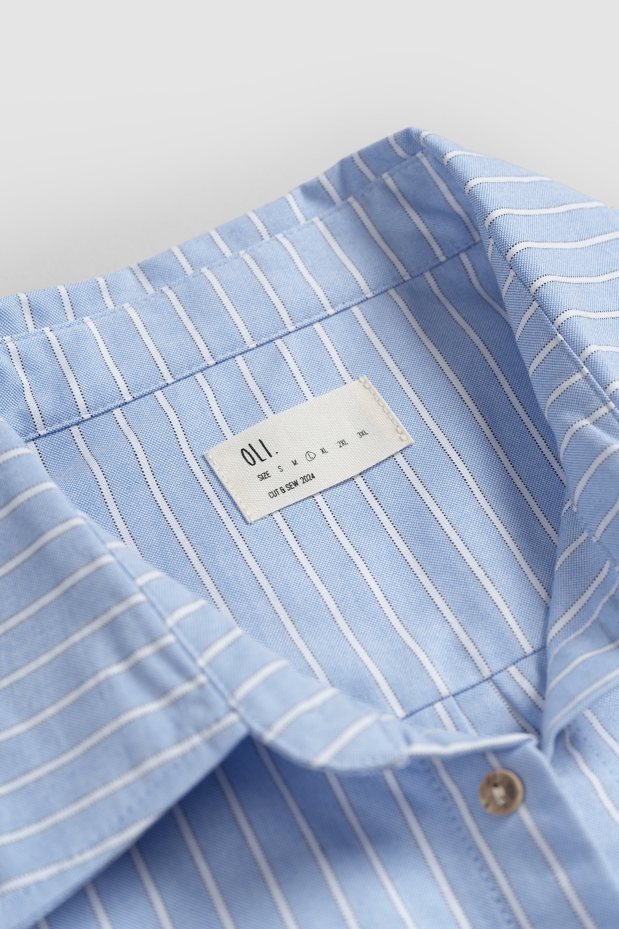 Script Button Up - Sky