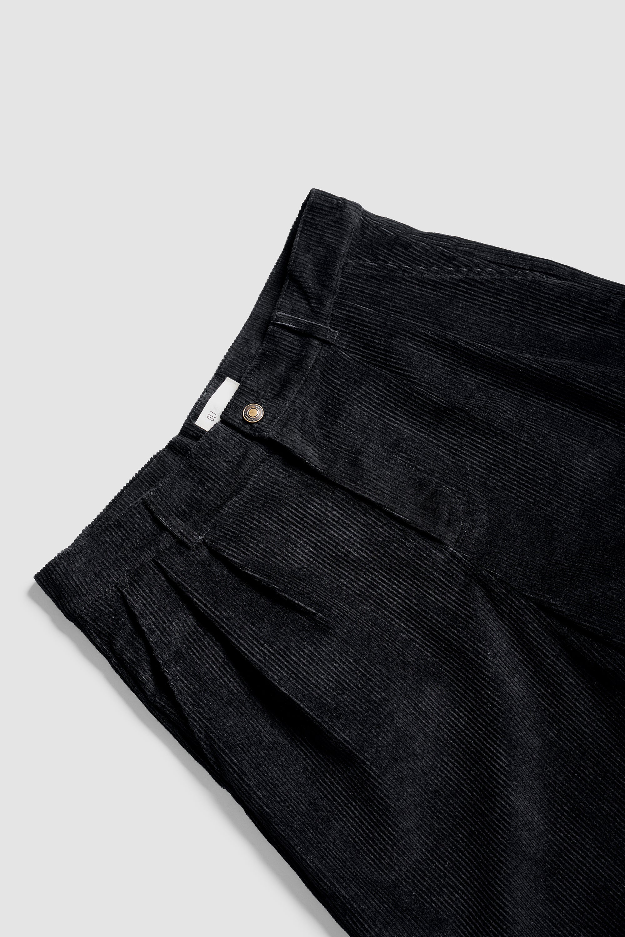 Pleated Short - Black Cord